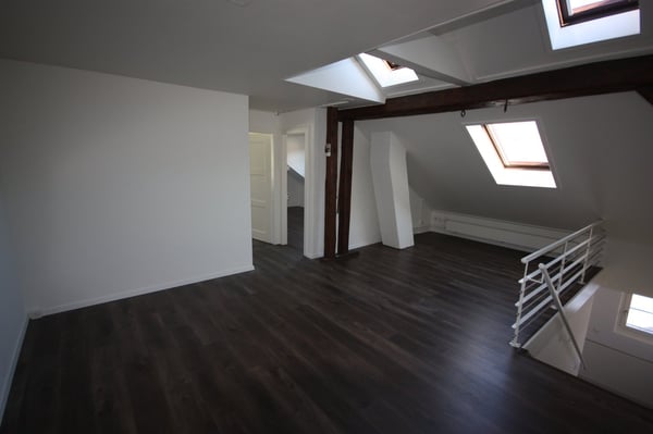 Charmante 1.5-Zimmer-Maisonette in historischem Gebäude in Bassersdorf 7