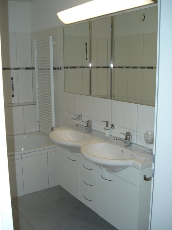 Grosszügige 6.5-Zimmer-Wohnung mit Balkon und Garage in Rümlang 7