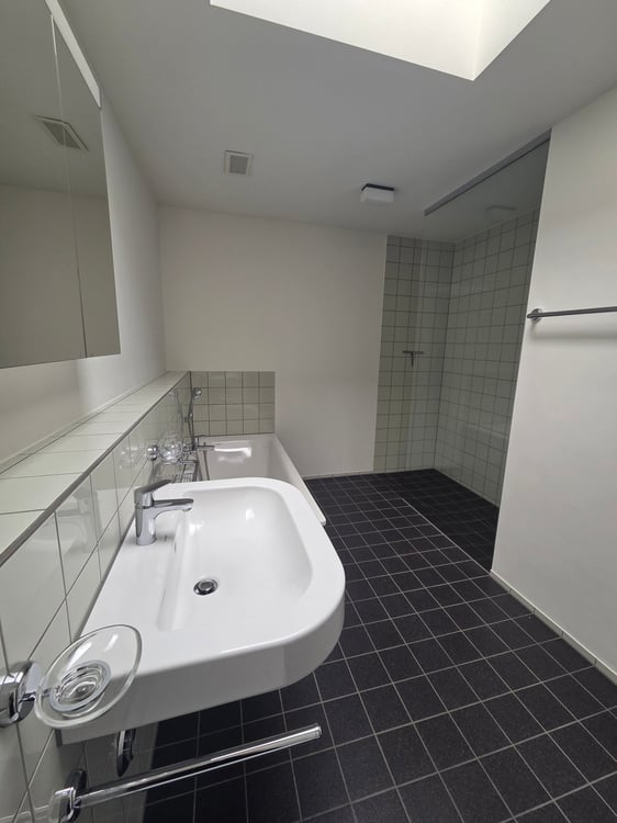 Moderne 3.5-Zimmer-Dachwohnung mit Minergie-Standard in Bülach 11