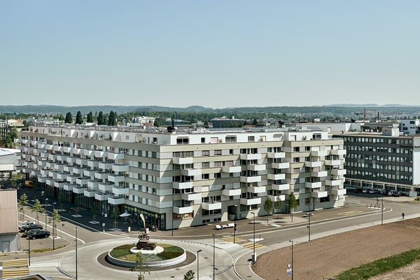 Moderne 2.5-Zimmer-Maisonette-Wohnung mit Balkon in Dübendorf – sofort verfügbar!