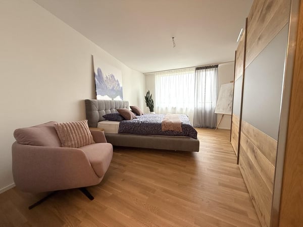 Grosszügige 4.5-Zimmer-Wohnung mit 143 m² in Opfikon frisch saniert 11