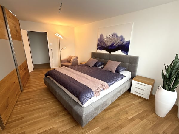 Grosszügige 4.5-Zimmer-Wohnung mit 143 m² in Opfikon frisch saniert 10