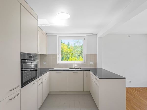 Grosszügige 4.5-Zimmer-Wohnung mit 143 m² in Opfikon frisch saniert 4