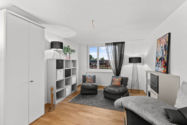 Grosszügige 4.5-Zimmer-Wohnung mit 143 m² in Opfikon frisch saniert 13
