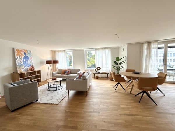 Aussergewöhnliche 3.5 Zimmer-Wohnung mit 115 m² erstmals zu vermieten 1