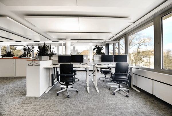 MODERN AUSGEBAUTE BÜROS MIT BLICK ÜBER ZÜRICH 4