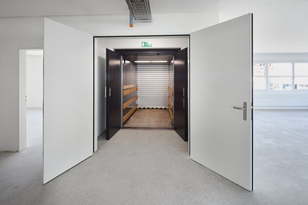 FRISCH SANIERTES BÜRO- UND GEWERBEHAUS 6