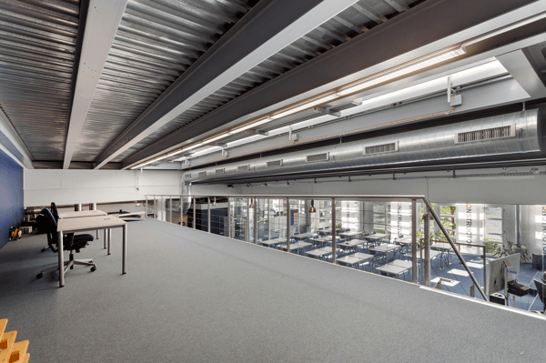 TOP AUSGEBAUTE BÜROFLÄCHEN MIT BLICK AUF DEN RHEIN 8