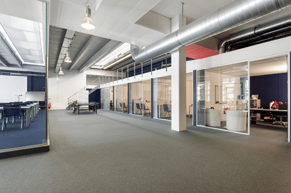 TOP AUSGEBAUTE BÜROFLÄCHEN MIT BLICK AUF DEN RHEIN 6