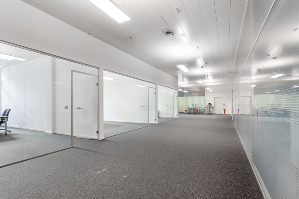 TOP AUSGEBAUTE BÜROFLÄCHEN MIT BLICK AUF DEN RHEIN 5