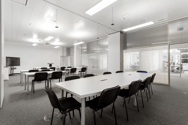 TOP AUSGEBAUTE BÜROFLÄCHEN MIT BLICK AUF DEN RHEIN 4