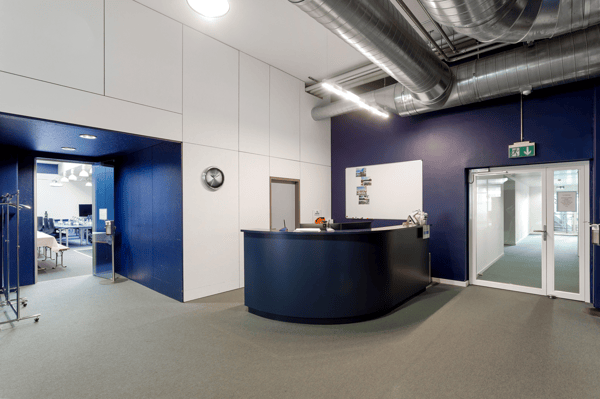 TOP AUSGEBAUTE BÜROFLÄCHEN MIT BLICK AUF DEN RHEIN 9