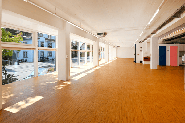 SHOWROOM- / BÜROFLÄCHE IM EG MIT POTENZIAL 3