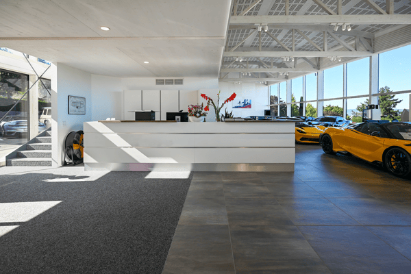 EXKLUSIVES AUTOHAUS BEI DER A3 4