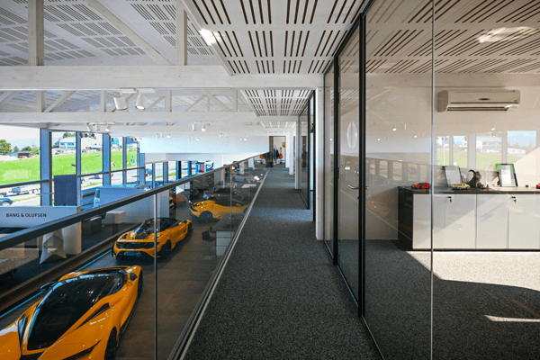 EXKLUSIVES AUTOHAUS BEI DER A3 8