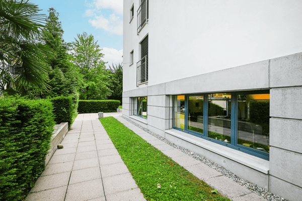 BÜROFLÄCHE IM BELIEBTEN KREIS 2 8