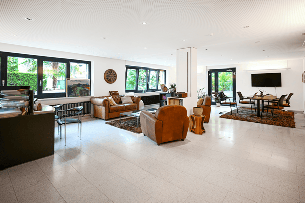 BÜROFLÄCHE IM BELIEBTEN KREIS 2 4