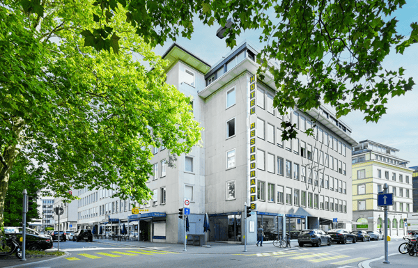 ATTRAKTIVES OFFICE AN BESTLAGE 1
