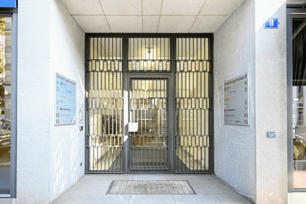 ATTRAKTIVES OFFICE AN BESTLAGE 2