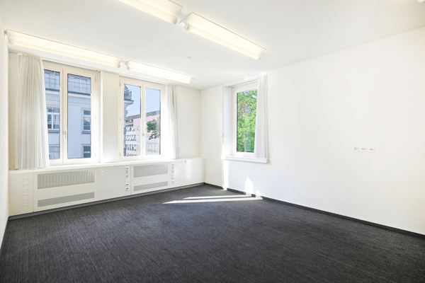 ATTRAKTIVES OFFICE AN BESTLAGE 7
