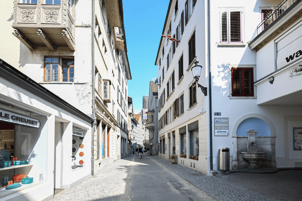 STILVOLLE LADENFLÄCHE IM OBERDORF 9