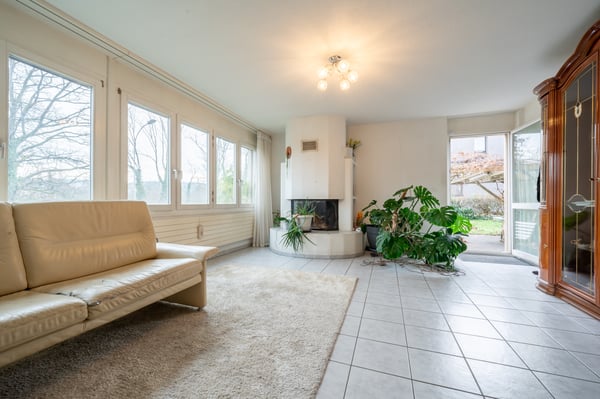 Grosses Doppeleinfamilienhaus mit Ausbaupotential 2