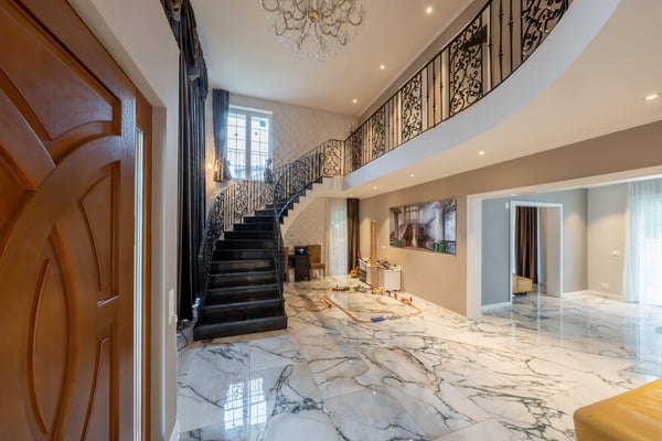 Elegante Villa in mediterranem Stil 1