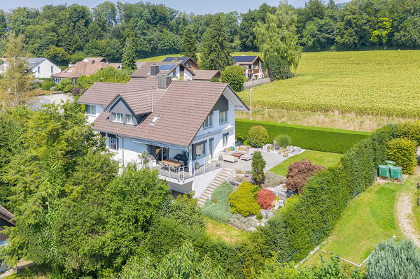 Exklusives freistehendes Einfamilienhaus in bester Lage in Wettswil am 1