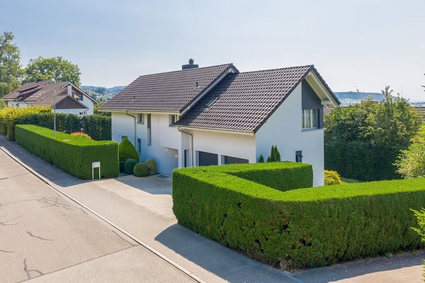 Exklusives freistehendes Einfamilienhaus in bester Lage in Wettswil am 2
