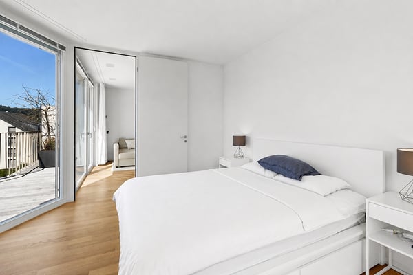 Topmoderne 2.5-Attikawohnung mit Panoramaterrasse und Weitsicht in zen 6