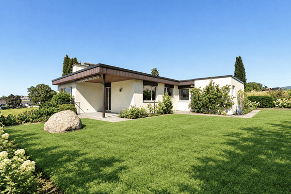 Freistehendes Einfamilienhaus mit Weitsicht und Privatsphäre 1