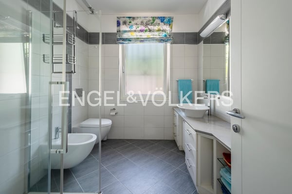 Seeblick pur, exklusive Villa mit Pool und Panorama (43) 13