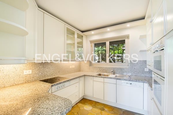 Villa Frank soleggiata con vista lago da sogno (91) 5