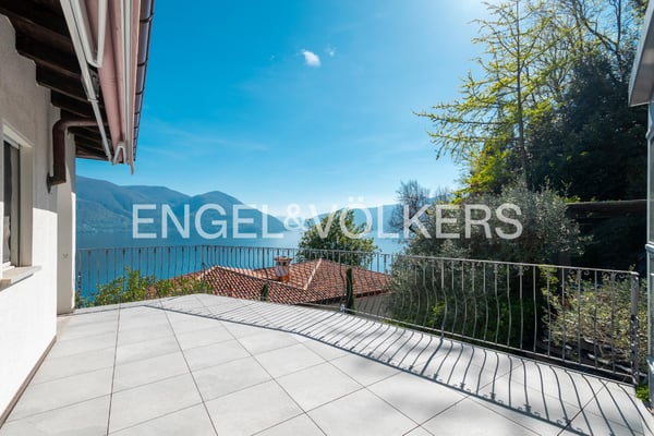 Villa Frank soleggiata con vista lago da sogno (91) 6