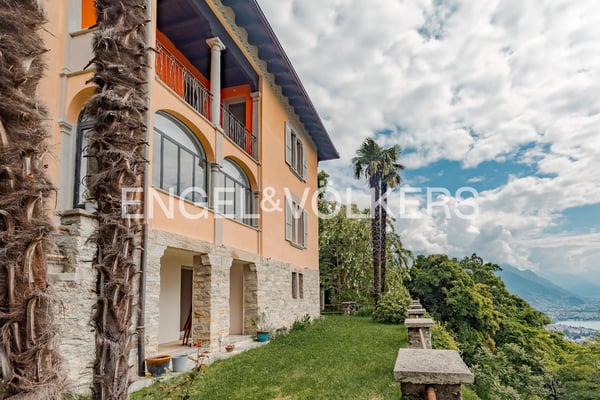 Villa signorile ticinese con grande terreno e vista lago (79) 7