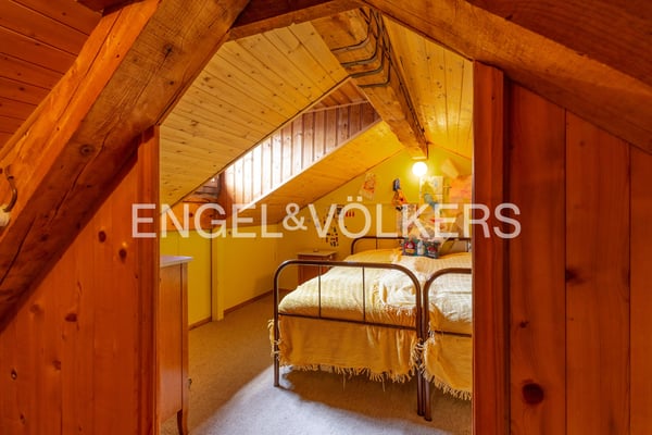 Tra cielo e lago: proprietà con terreno edificabile sul Monte Bré ? Lo 7