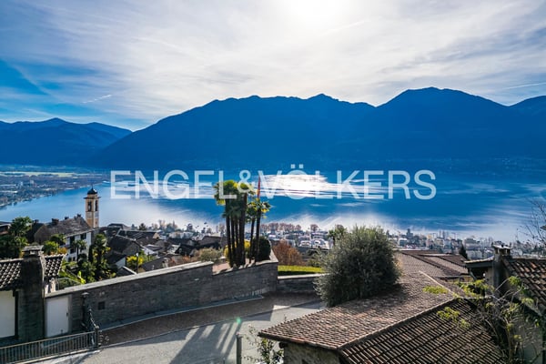 Exklusives Baugrundstück in erstklassiger Lage mit atemberaubendem See 1