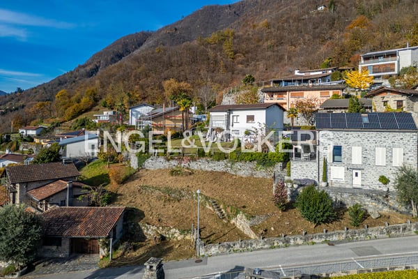 Exklusives Baugrundstück in erstklassiger Lage mit atemberaubendem See 2