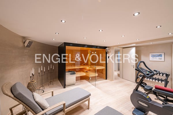 Villa esclusiva, ristrutturata con materiali di alta qualità, con vist 10