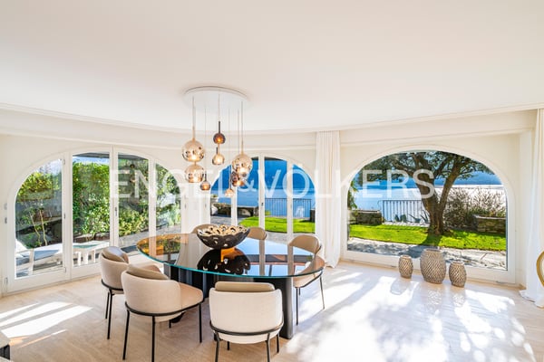 Exklusive, hochwertig renovierte Villa mit traumhafter Seesicht (42) 5