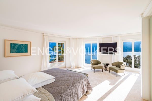 Exklusive, hochwertig renovierte Villa mit traumhafter Seesicht (42) 7