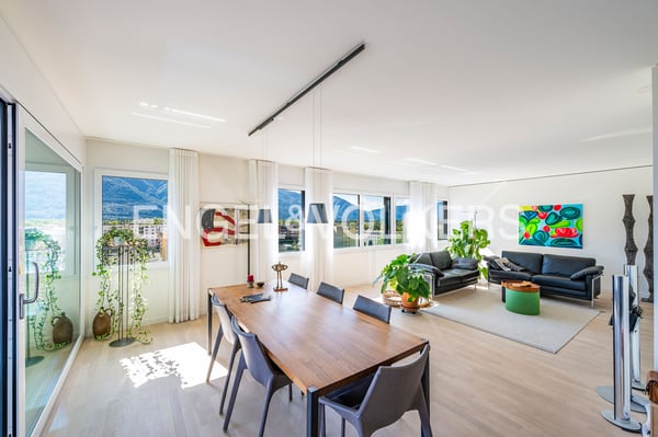 Neuwertige 2.5 Zi.-Wohnung mit Seesicht (25) 4