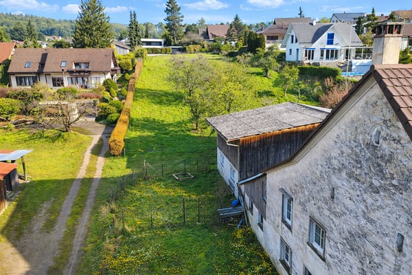 2'972 m² grosses Bauland mit Bauernhaus 4