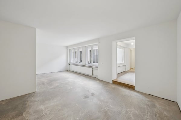 RENOVIERTE FLÄCHE MIT HOFGEBÄUDE 7