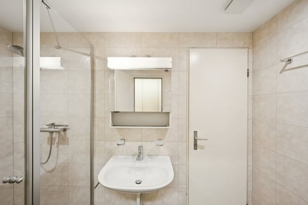 Exklusive Dachwohnung mit Studio & seltenem Parkangebot 10