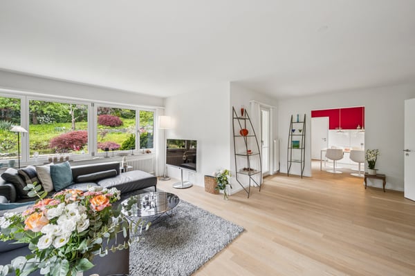Stilvolles Einfamilienhaus mit Baulandreserve im Grünen 3