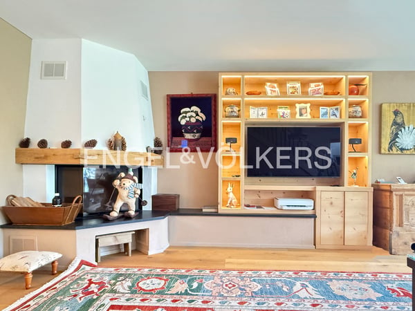 Exklusive Dach-Maisonette mit Chalet-Flair 3