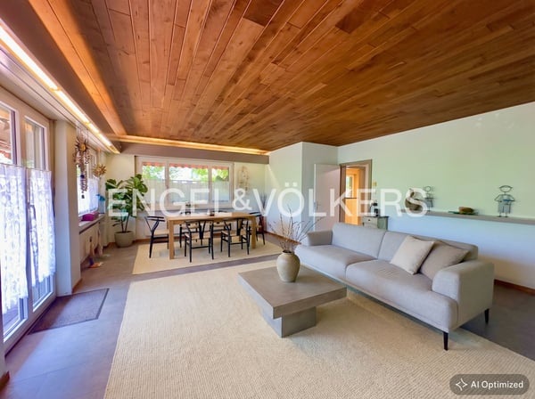 EFH mit sehr grossem Grundstück, Privatsphäre & Baulandreserve! 2