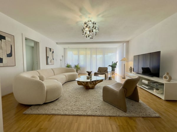 Attraktive 5.5 Zimmer-Eigentumswohnung an ruhiger & sonniger Lage 1