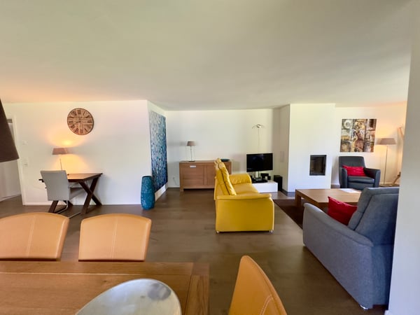 4.5-Zimmer Wohnung direkt am See mit Panoramablick - als Ferien- oder 9
